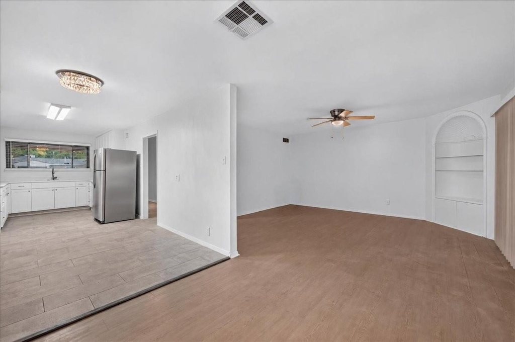 1919 Yucca Drive - Photo 8