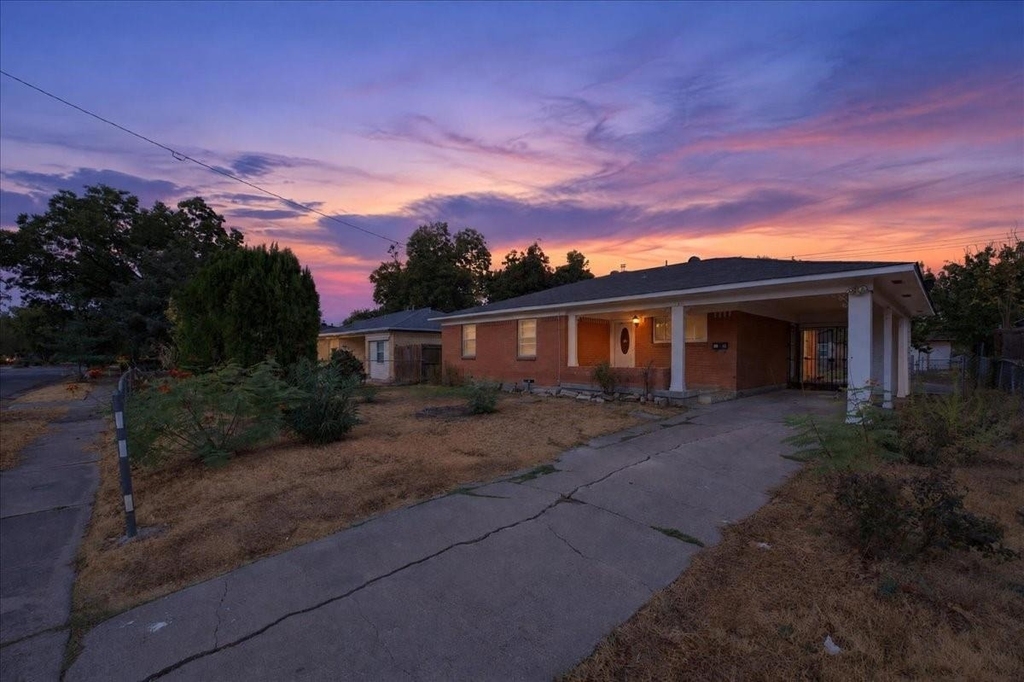 1919 Yucca Drive - Photo 1