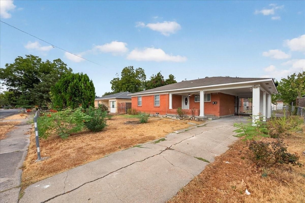 1919 Yucca Drive - Photo 0