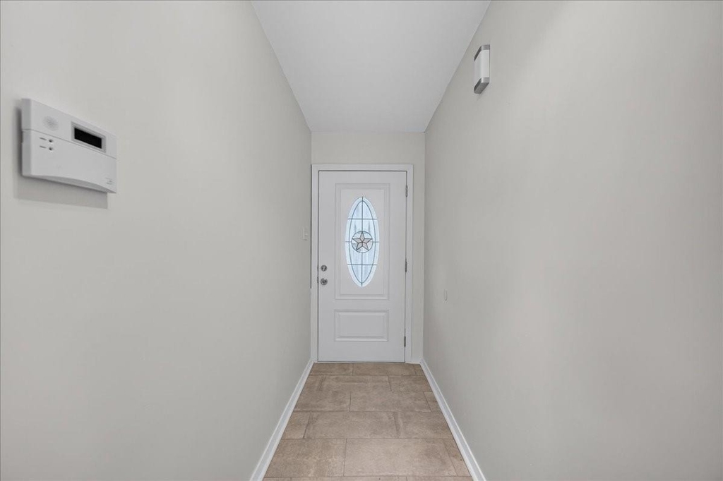 1919 Yucca Drive - Photo 3