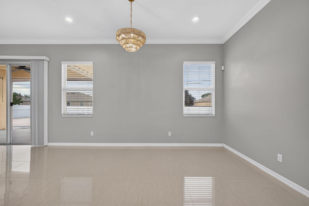 431 Sw Molloy Street - Photo 3