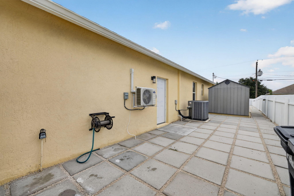 431 Sw Molloy Street - Photo 16