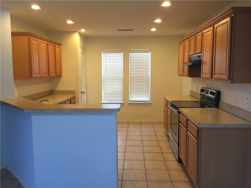 6908 Planters Row Drive - Photo 3