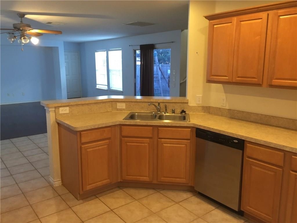 6908 Planters Row Drive - Photo 5