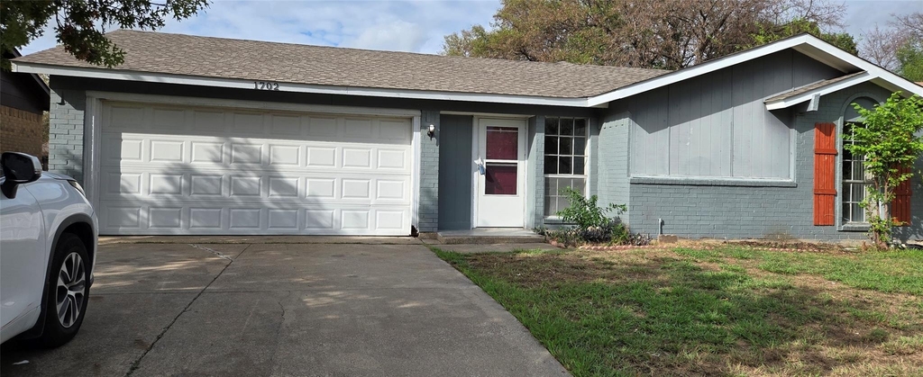 1702 Pisces Street - Photo 0