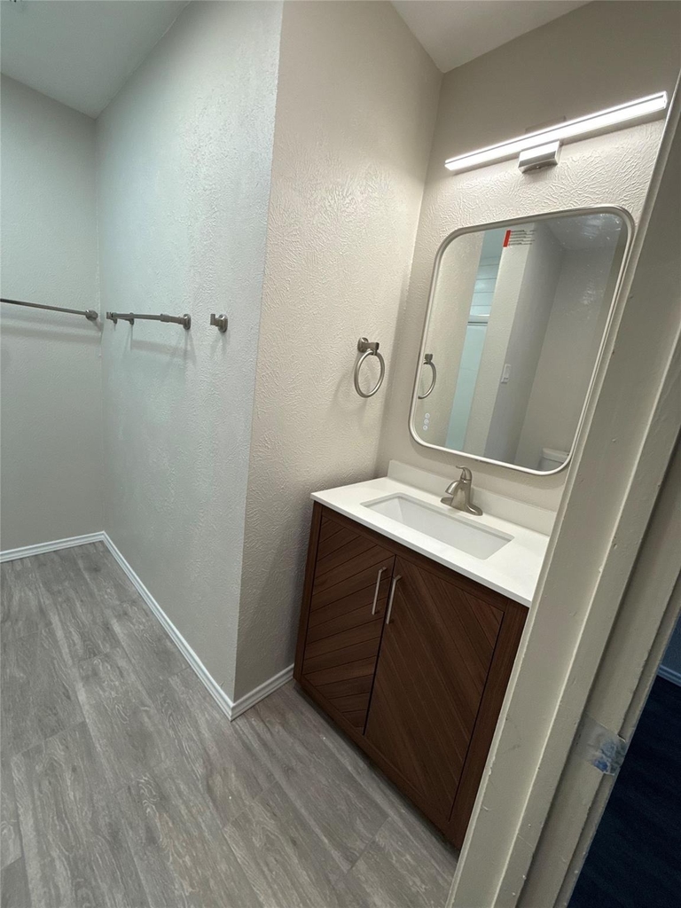 8504 Holly Street - Photo 9