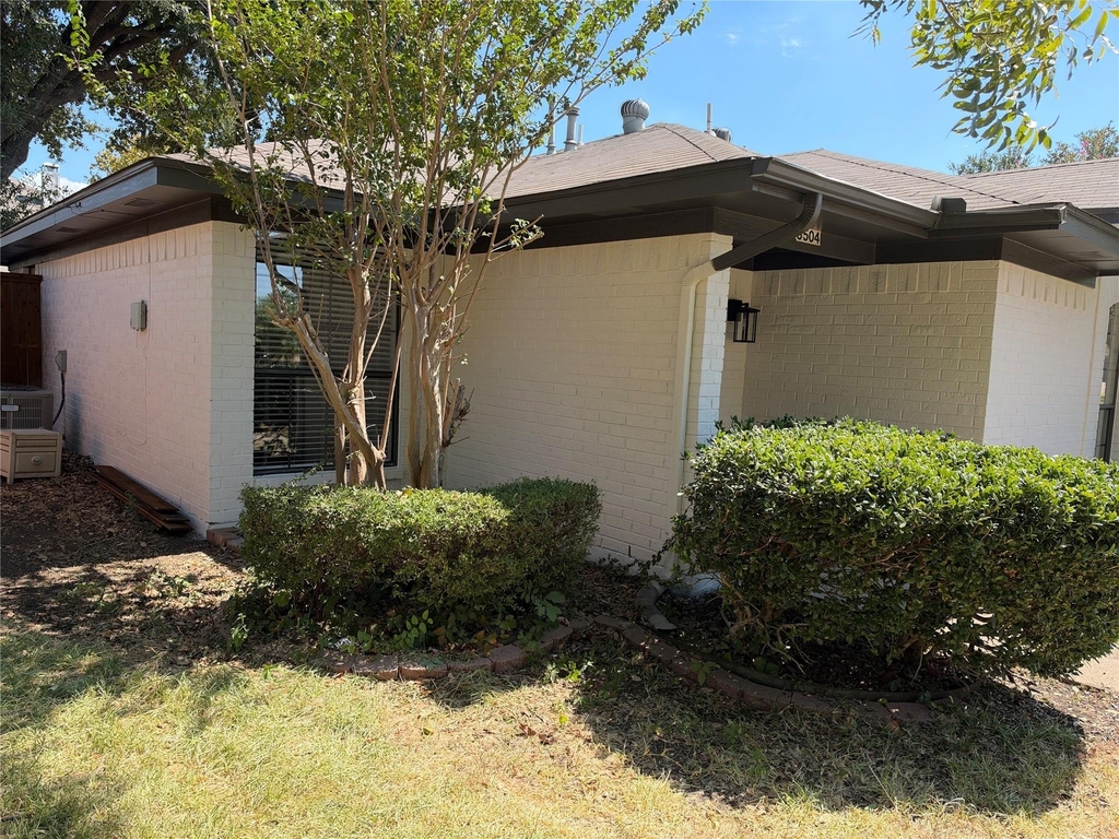 8504 Holly Street - Photo 1