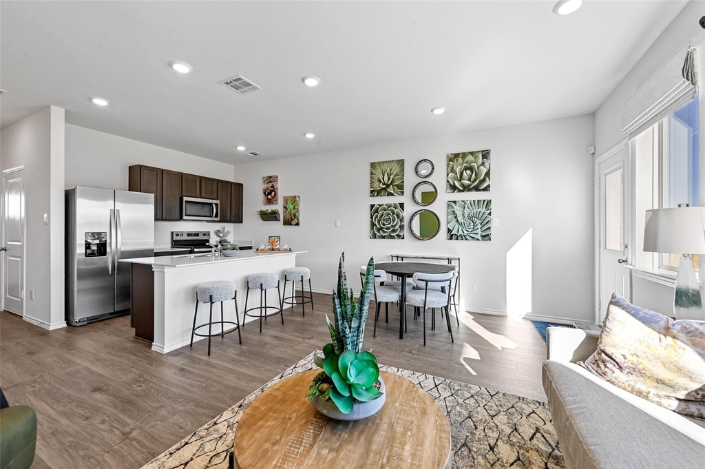 204 Tall Cedar Way - Photo 4