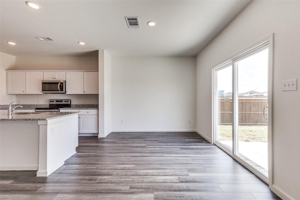 5516 Brownstone Lane - Photo 7