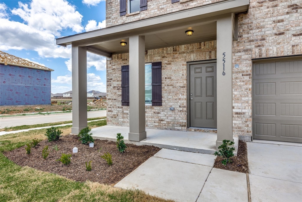 5516 Brownstone Lane - Photo 2
