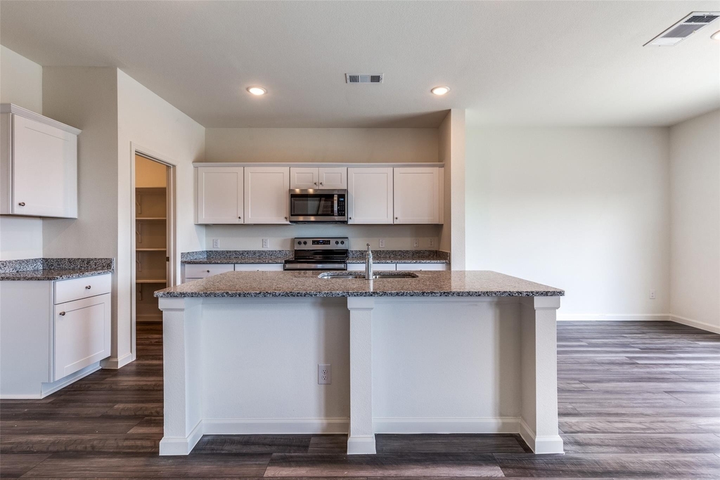 5516 Brownstone Lane - Photo 6
