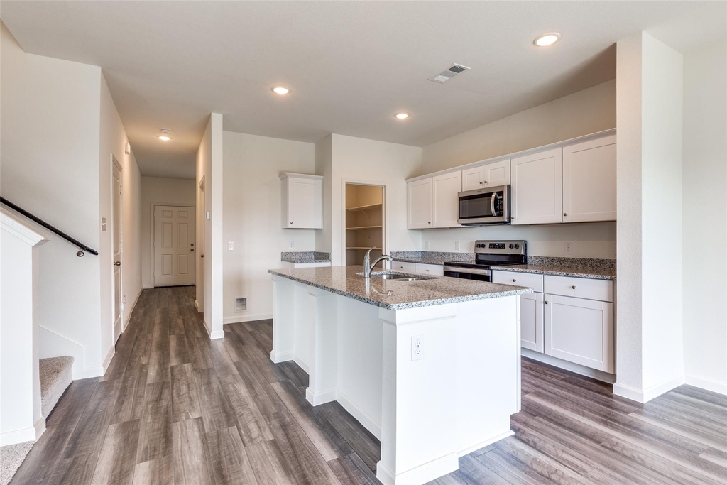 5516 Brownstone Lane - Photo 5