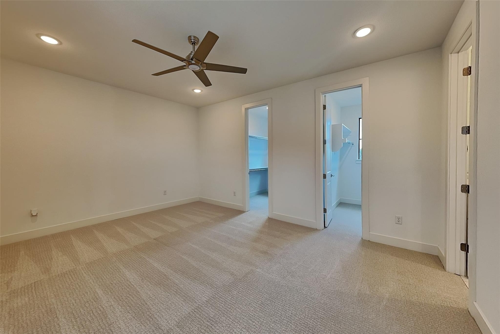 112 E Oscar Drive - Photo 6