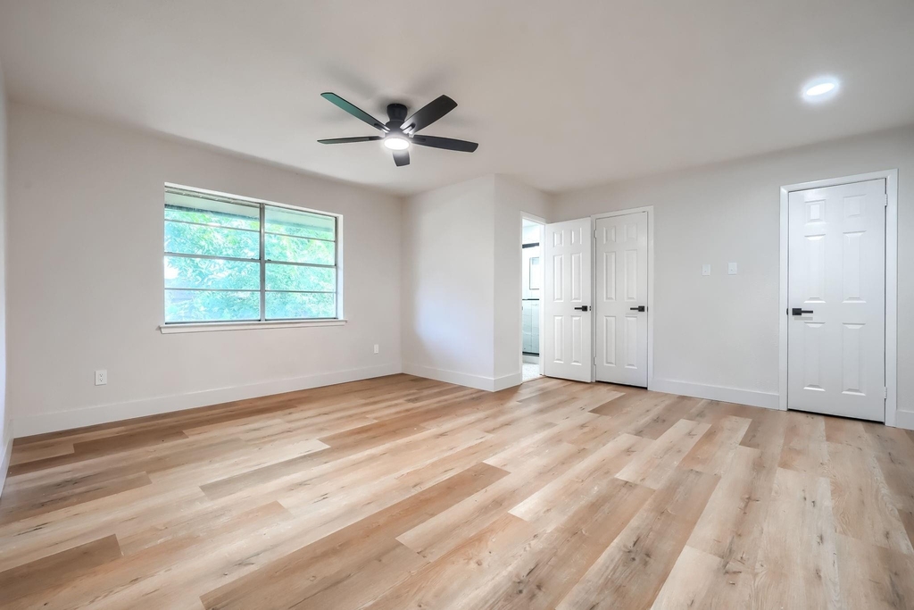 4049 Alicante Avenue - Photo 7