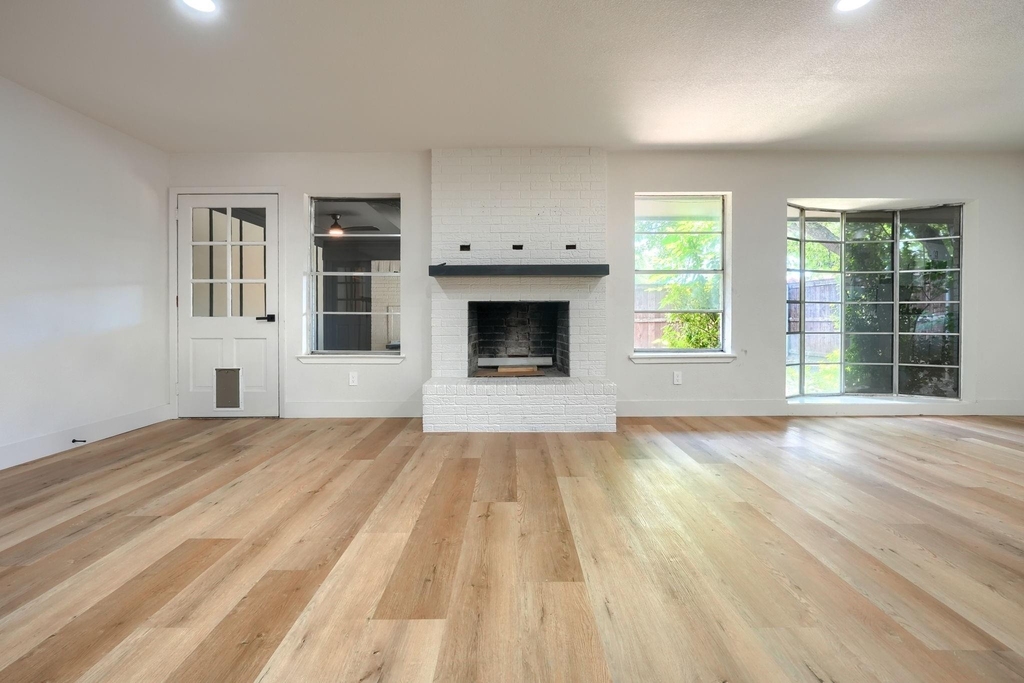 4049 Alicante Avenue - Photo 10