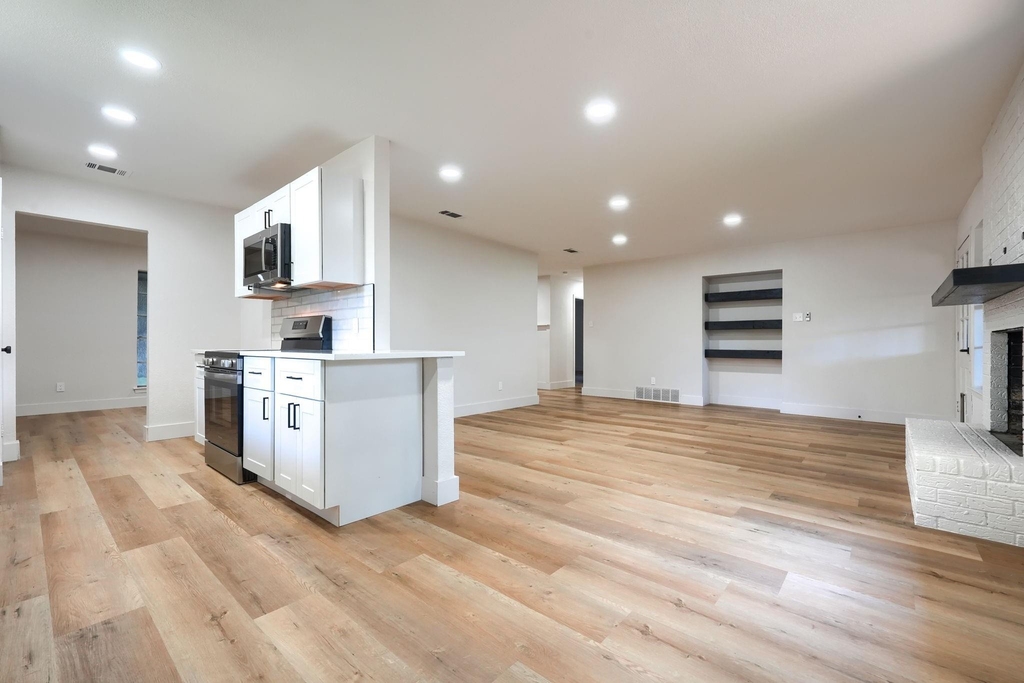 4049 Alicante Avenue - Photo 1