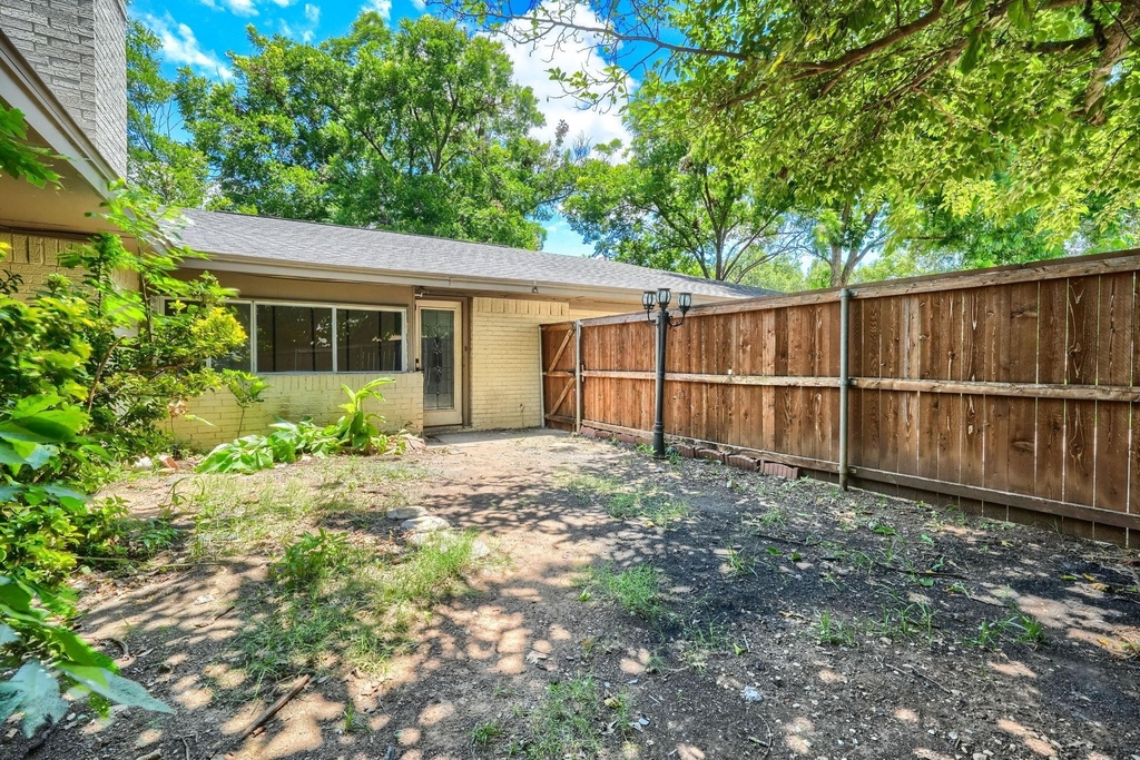 4049 Alicante Avenue - Photo 24