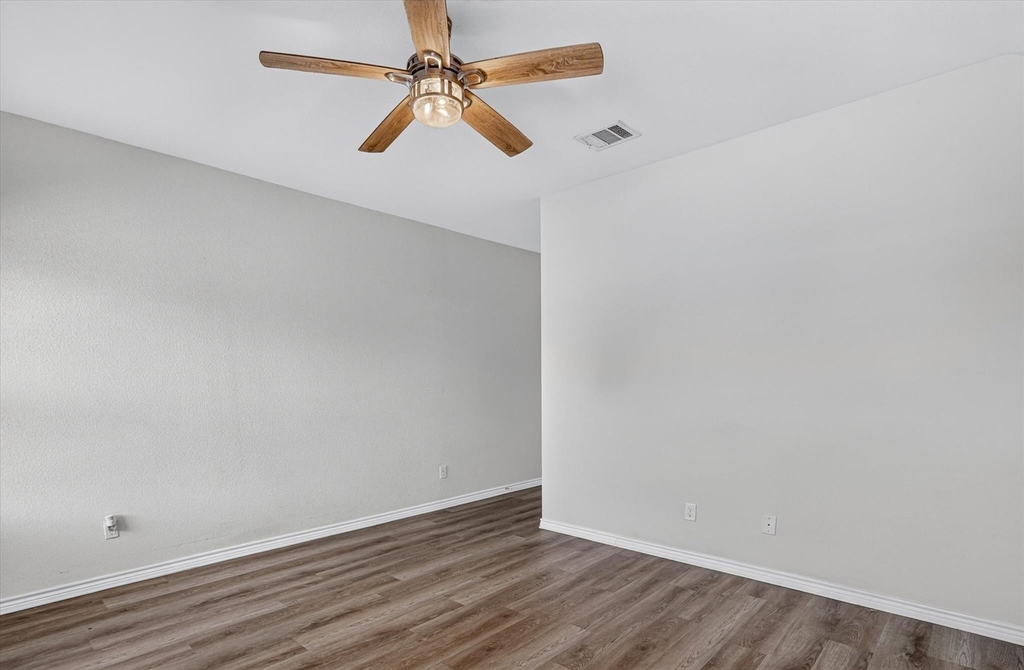 1003 Stage Coach Lane - Photo 15