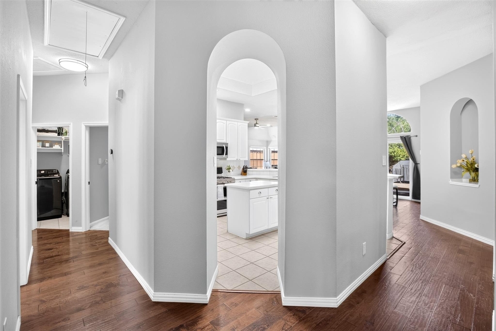 10908 Shadow Brook Lane - Photo 9