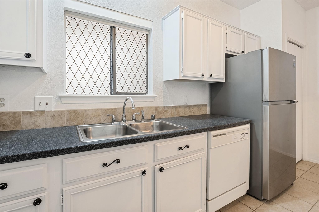 5550 Spring Valley - Photo 6