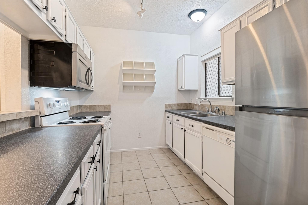 5550 Spring Valley - Photo 7