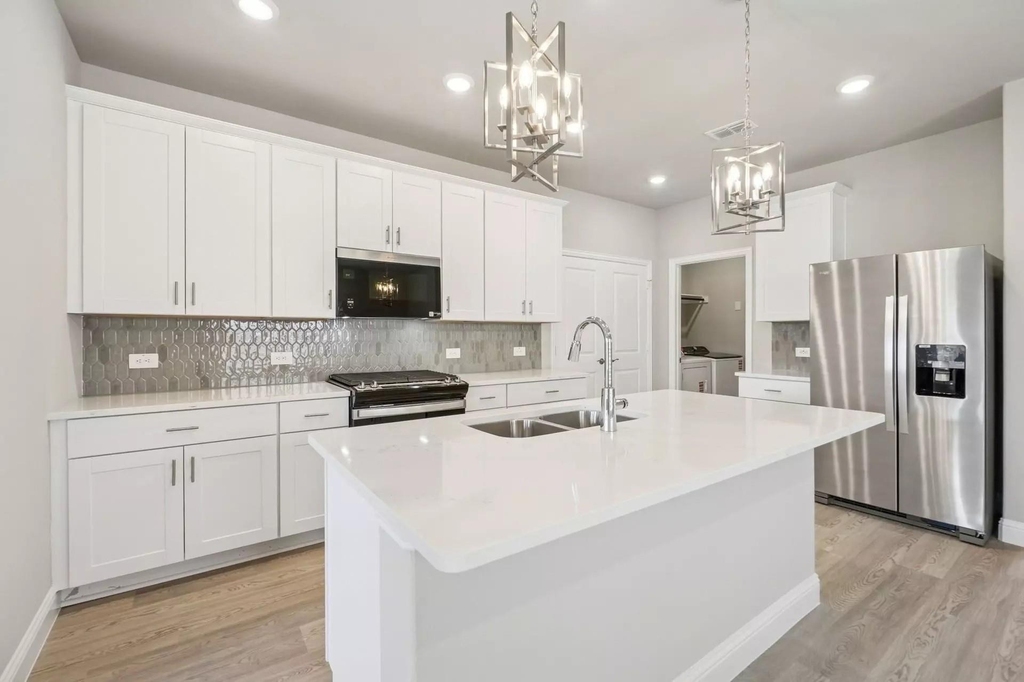 525 Blanton Street - Photo 9