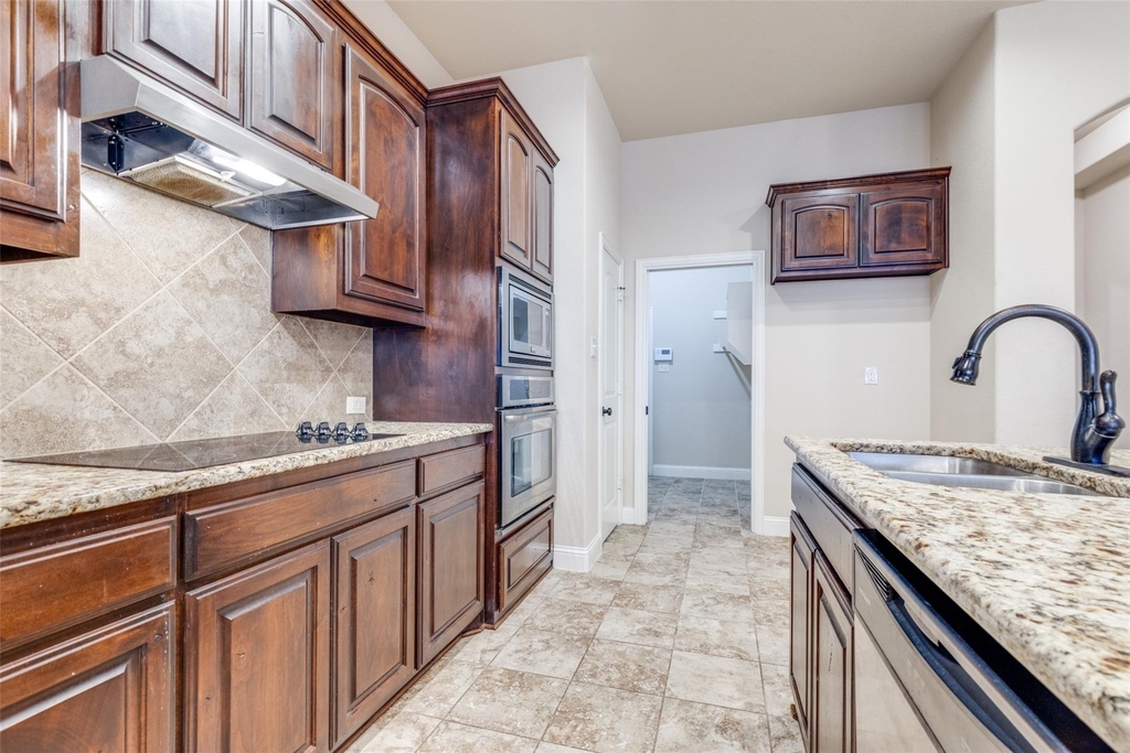 229 Dakota Drive - Photo 9