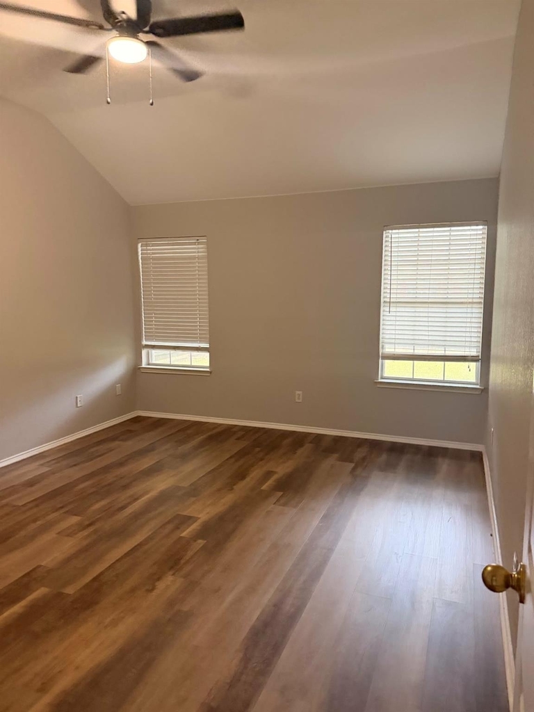 1619 Wintercrest Road - Photo 5