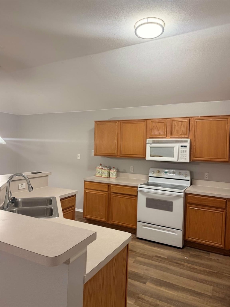 1619 Wintercrest Road - Photo 2