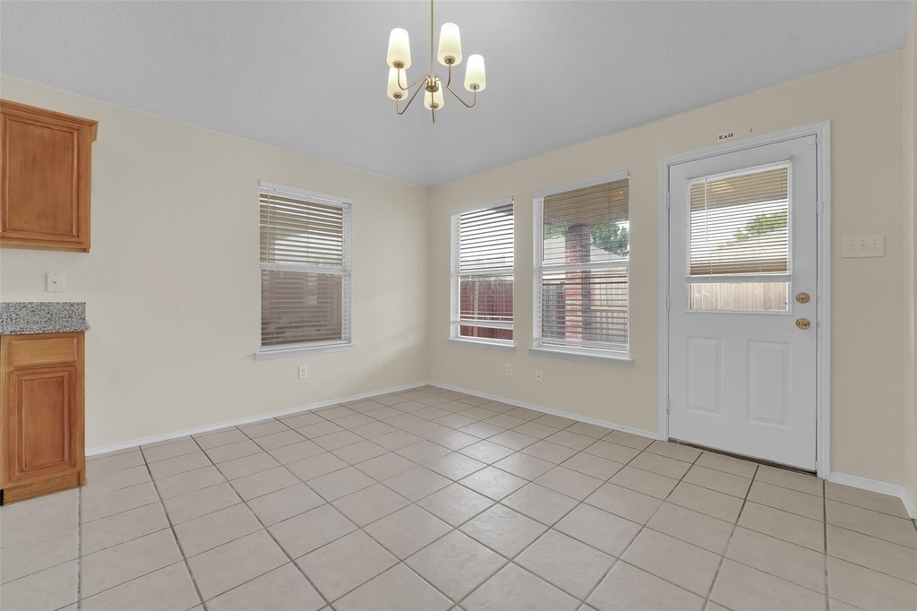 321 Dakota Drive - Photo 8