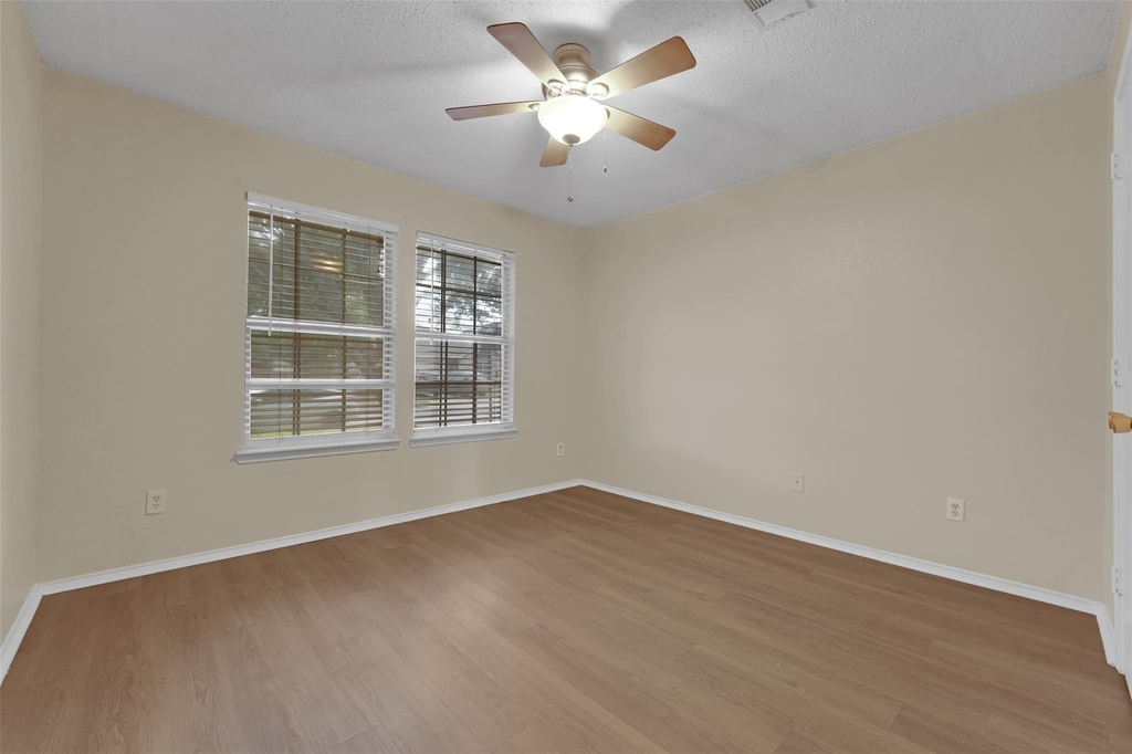321 Dakota Drive - Photo 14
