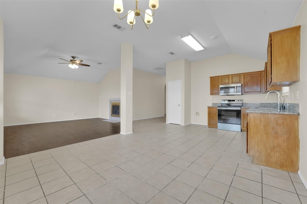 321 Dakota Drive - Photo 9