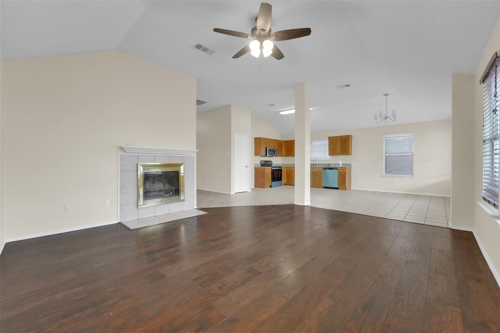 321 Dakota Drive - Photo 3