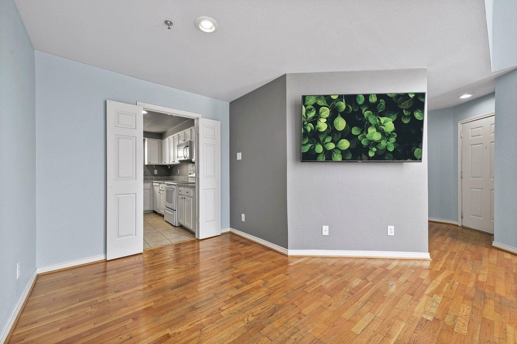 3100 Cole Avenue - Photo 10