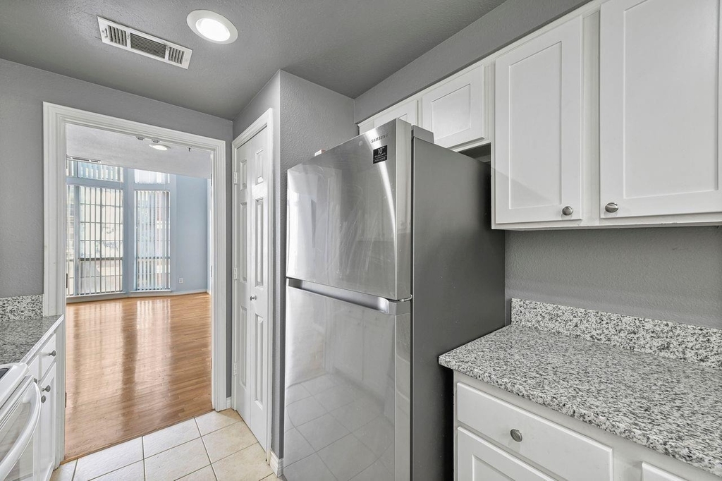 3100 Cole Avenue - Photo 16