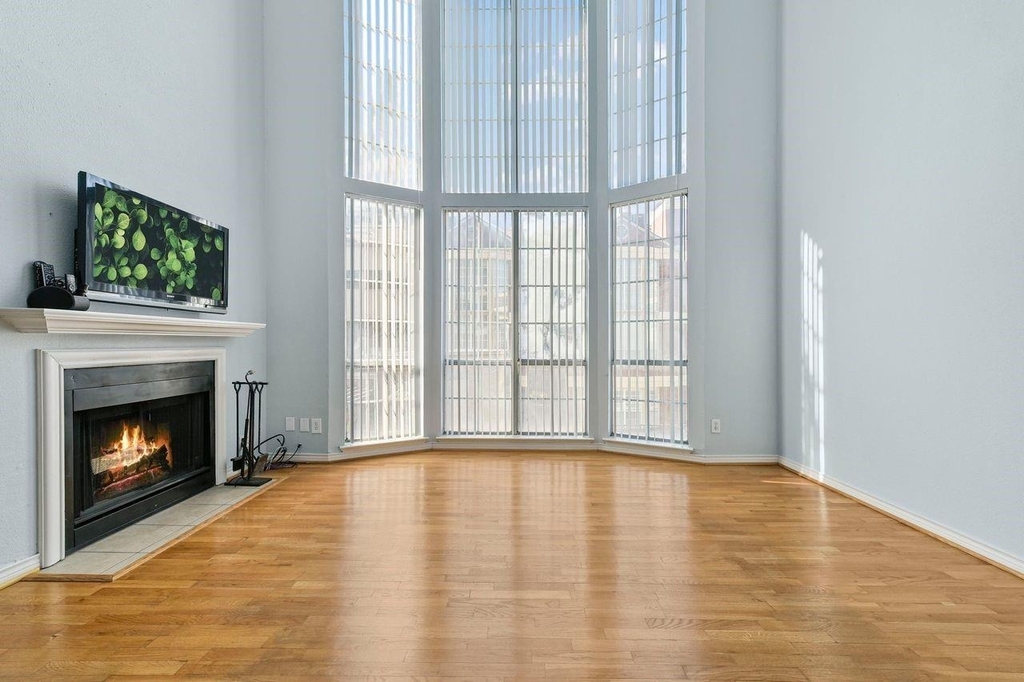 3100 Cole Avenue - Photo 4
