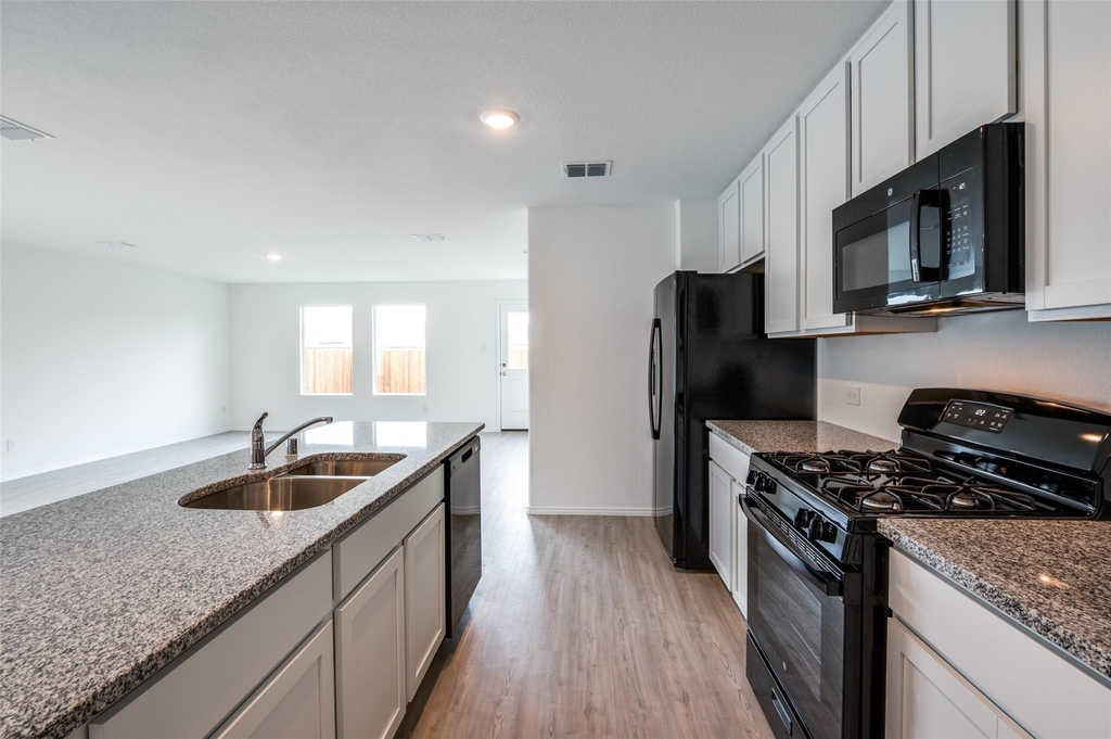 1708 Sims Street - Photo 5