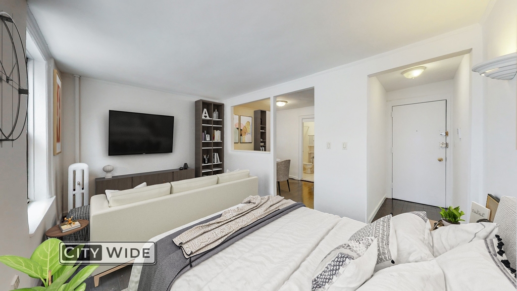 1045 Lexington Ave. #4FN - Photo 2