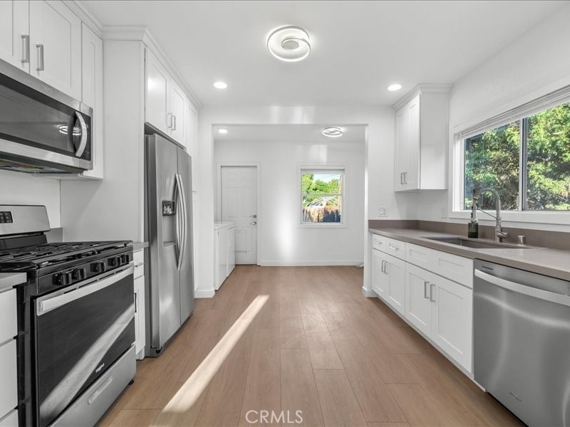 6642 Vineland Avenue - Photo 5