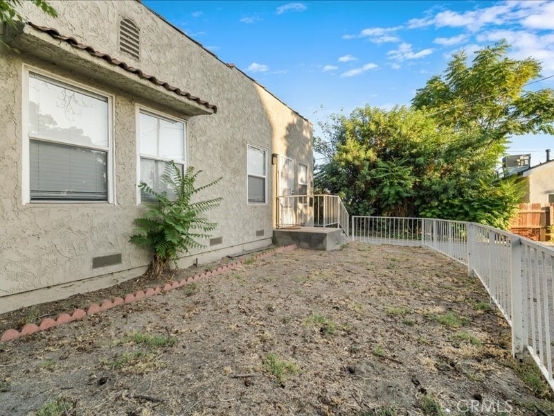 6642 Vineland Avenue - Photo 1