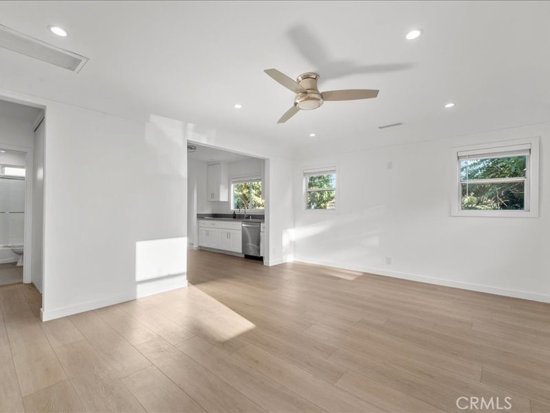 6642 Vineland Avenue - Photo 9