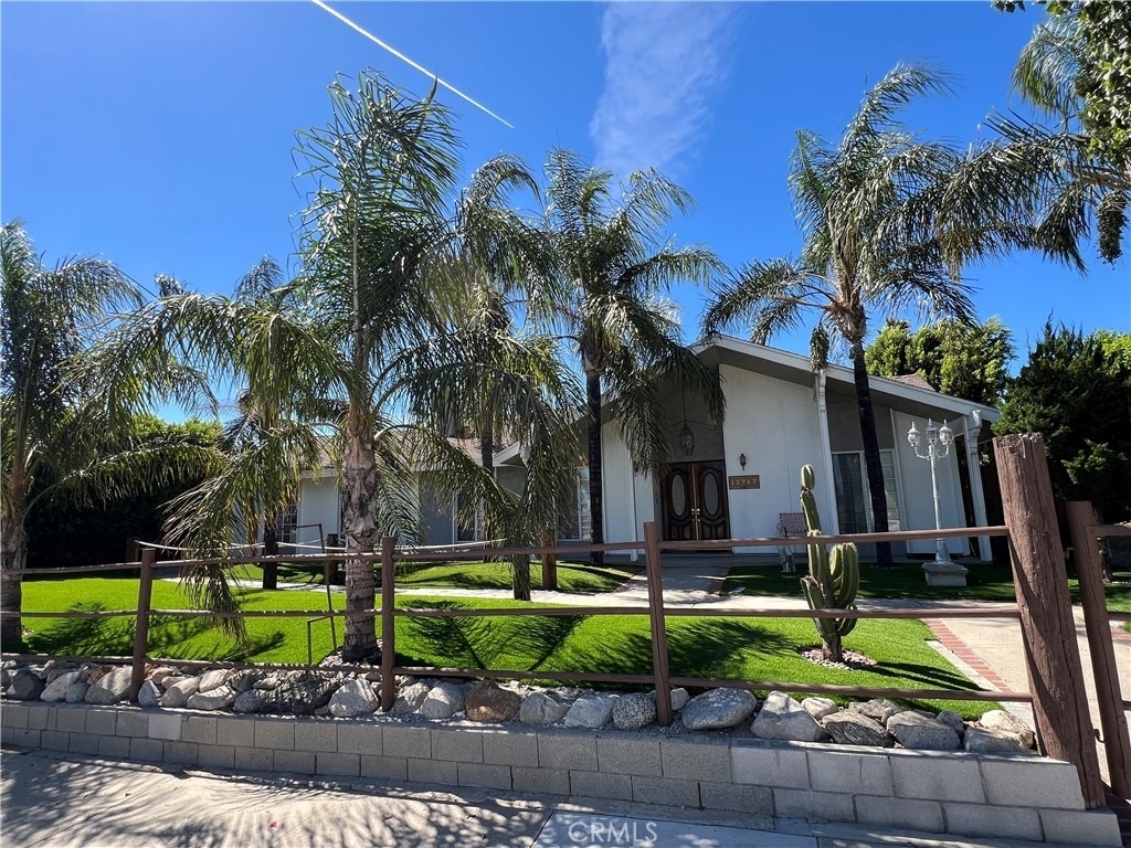 13747 Polk Street - Photo 4