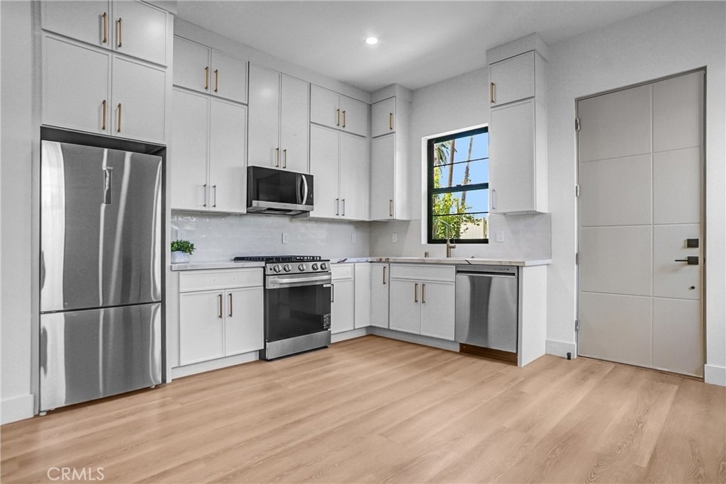 19350 1/2 Lanark Street - Photo 1