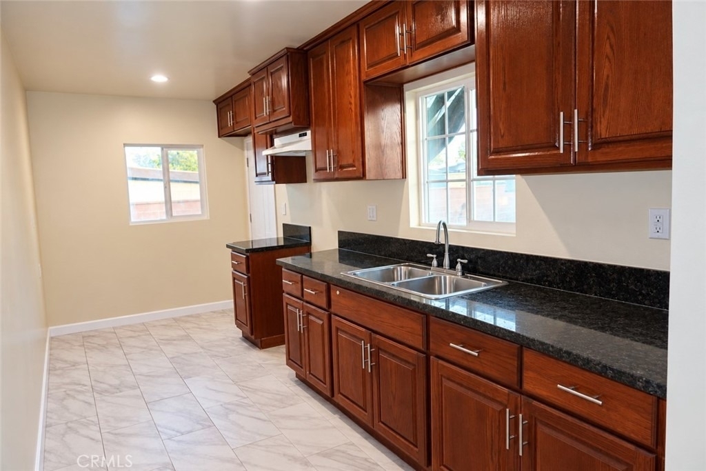 1850 W Arlington Street - Photo 1