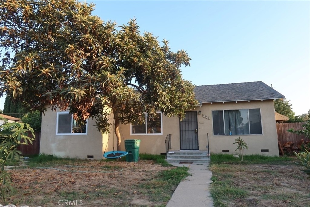 1850 W Arlington Street - Photo 0