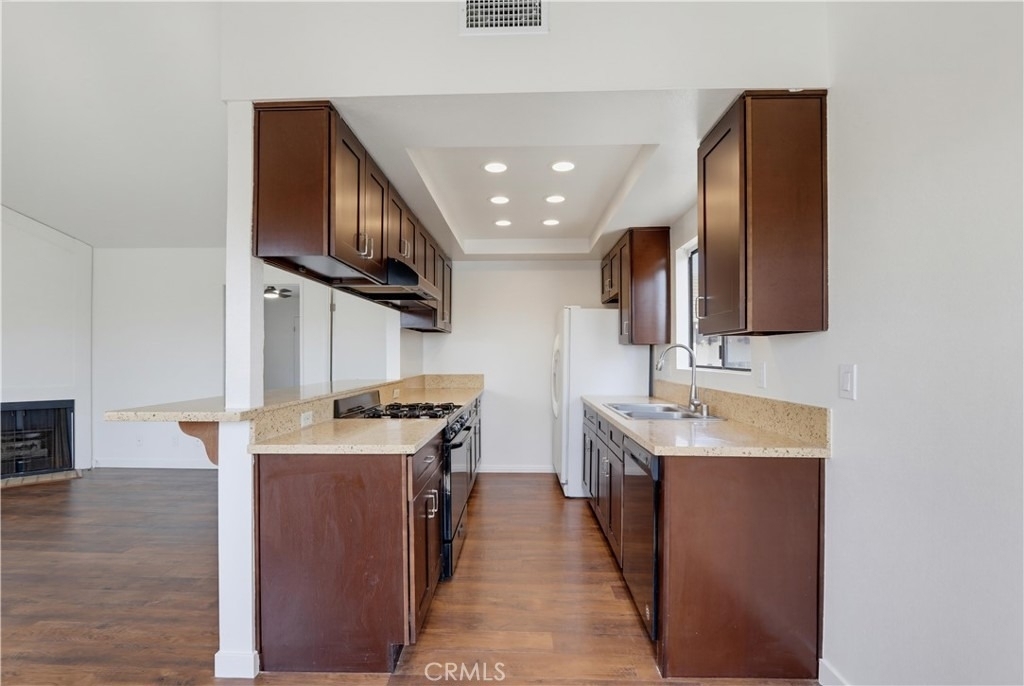 4881 Vista Dr - Photo 9