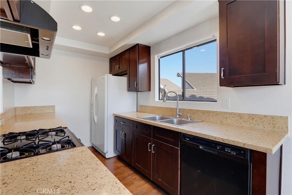 4881 Vista Dr - Photo 10