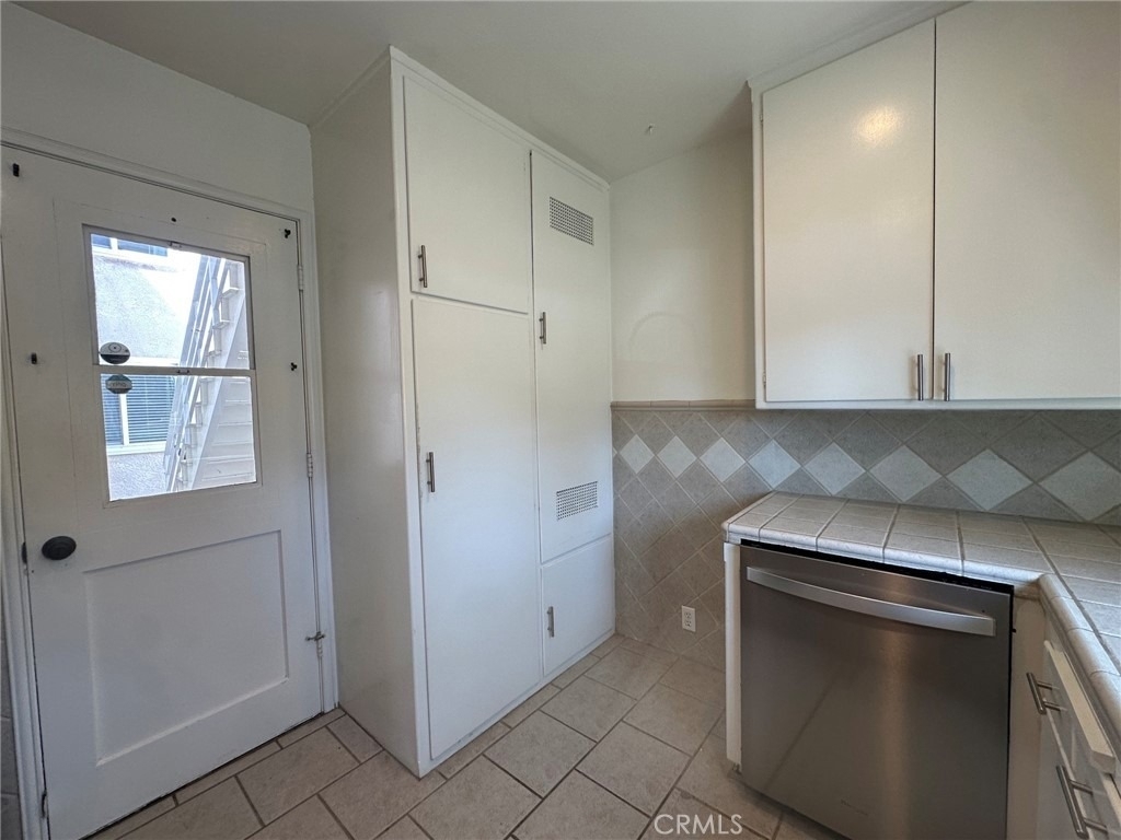 125 Nieto Avenue - Photo 10