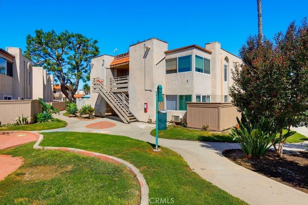 212 S Kraemer - Photo 1