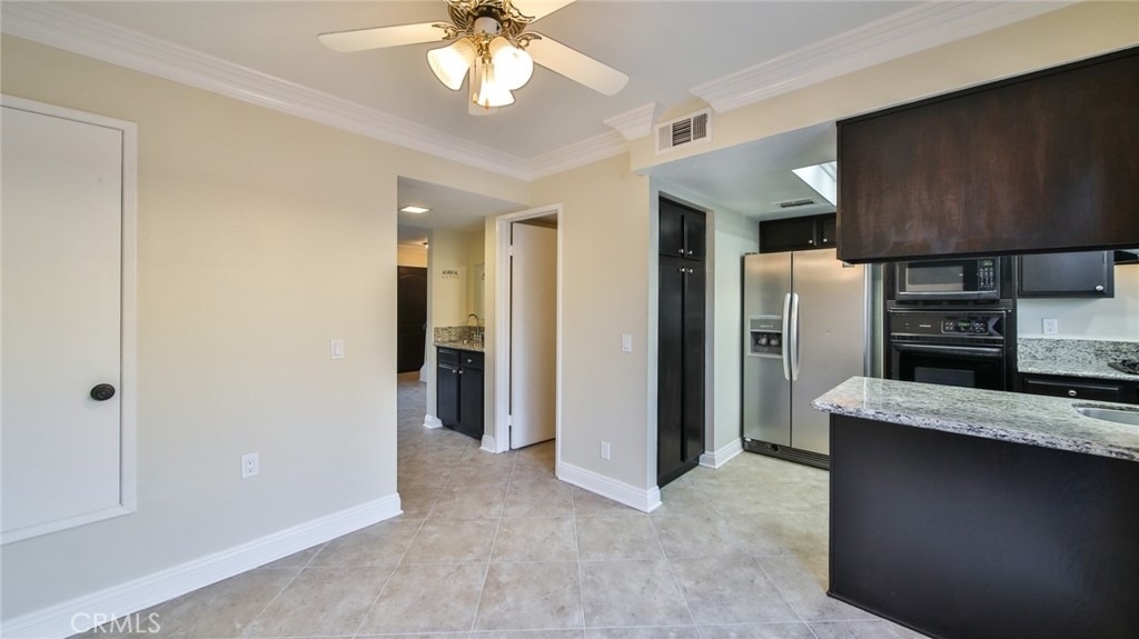 1013 W Linden Street - Photo 12